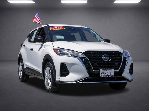 Used 2024 Nissan Kicks S FWD image 2