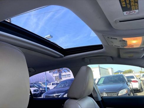 Used 2018 Lexus IS 300 w/ Comfort Package RWD image 22