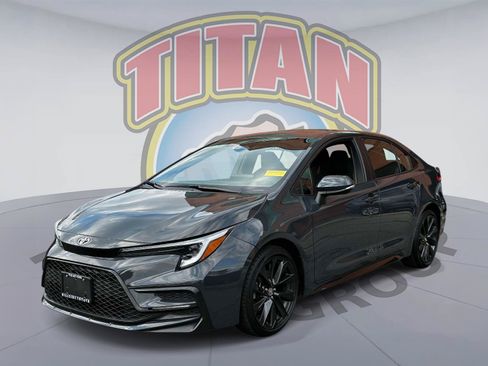 Used 2023 Toyota Corolla SE w/ SE Premium Package FWD image 2