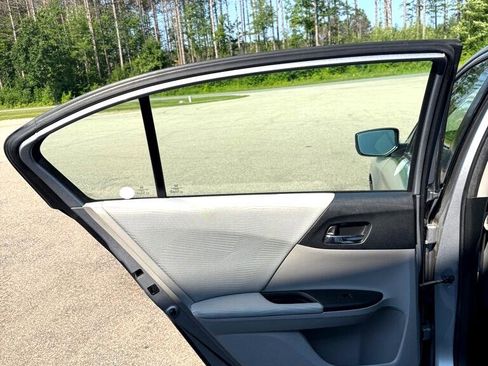 Used 2016 Honda Accord LX image 13