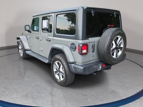 Used 2019 Jeep Wrangler Unlimited Sahara AWD/4WD image 7