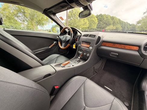 Used 2010 Mercedes-Benz SLK 350 image 12