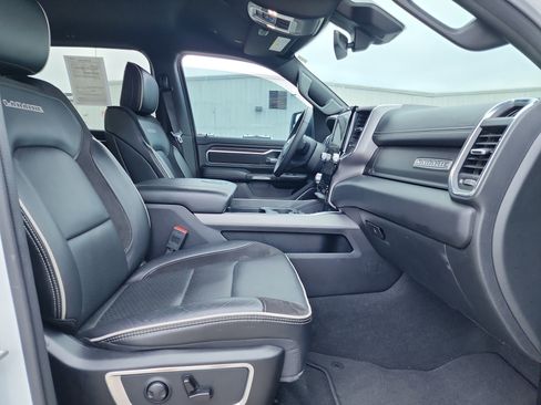Used 2025 RAM 1500 Laramie image 16
