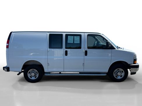 Used 2025 Chevrolet Express 2500 w/ Driver Convenience Package RWD image 6