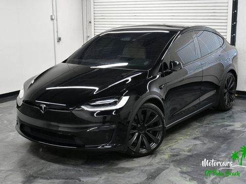 Used 2022 Tesla Model X Plaid AWD/4WD image 2