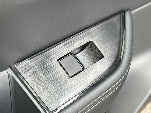 New 2026 Nissan Rogue SV image 30