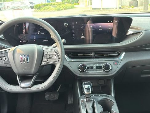 Used 2025 Buick Envista Preferred FWD image 7