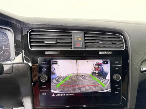 Used 2018 Volkswagen Golf 4-Door AWD/4WD image 59