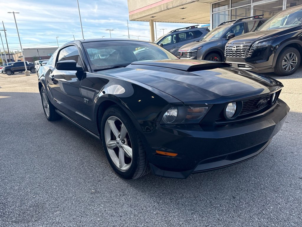Used 2010 Ford Mustang GT RWD image 2