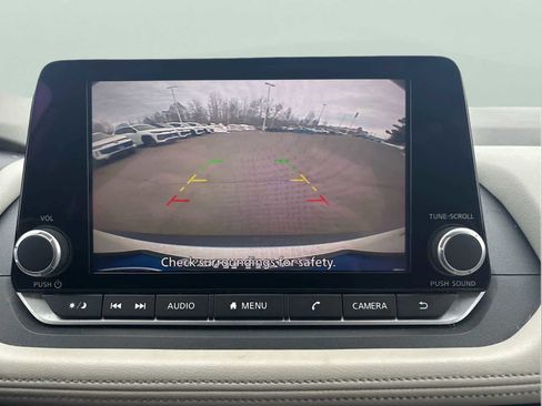 Used 2023 Nissan Rogue SV image 42