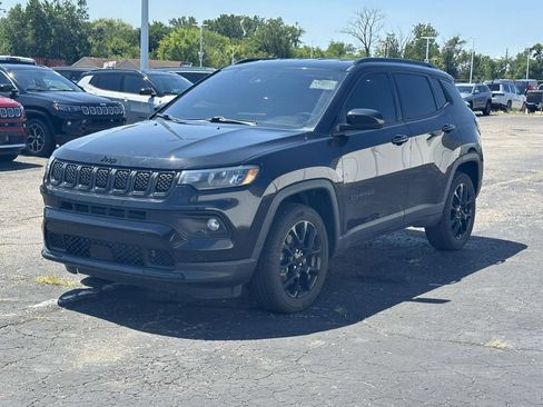 Used 2023 Jeep Compass Latitude AWD/4WD image 7
