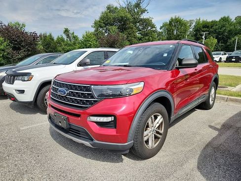 Used 2020 Ford Explorer XLT w/ Equipment Group 202A AWD/4WD image 3