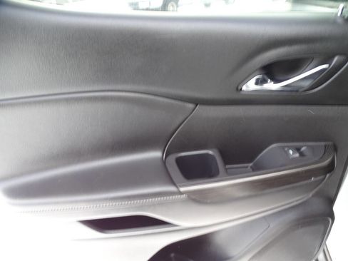 Used 2018 GMC Acadia SLT image 38