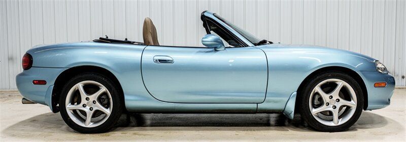 Used 2002 MAZDA MX-5 Miata RWD image 15