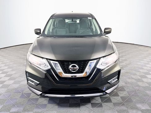 Used 2017 Nissan Rogue S image 2