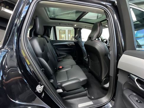 Used 2022 Volvo XC90 T5 Momentum AWD/4WD image 28