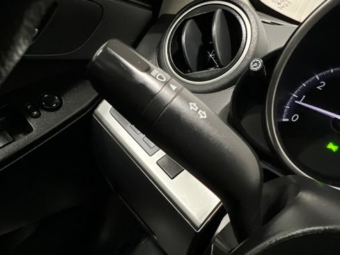 Used 2013 MAZDA MAZDA3 i SV image 34