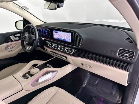 Certified 2024 Mercedes-Benz GLS 580 4MATIC image 31