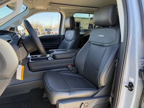 New 2026 Ford Expedition Max Platinum w/ Driver's Package image 27