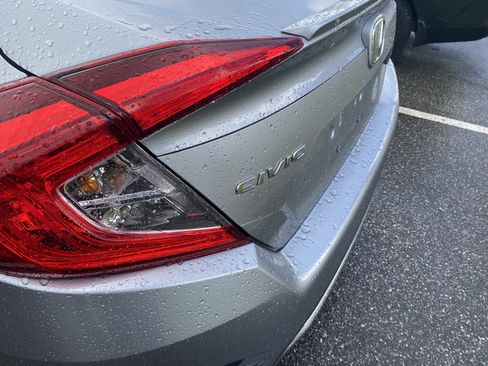 Used 2020 Honda Civic EX image 12