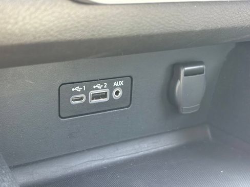 Used 2025 Nissan Altima 2.5 SV FWD image 9