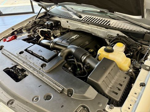 Used 2017 Lincoln Navigator L Reserve image 19