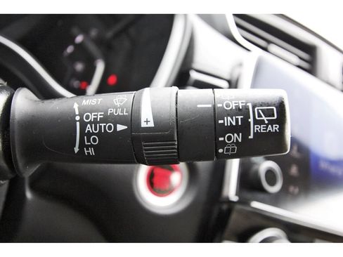 Used 2018 Honda CR-V Touring image 19