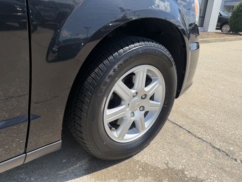 Used 2012 Chrysler Town & Country Touring w/ Entertainment Group #1 FWD image 21