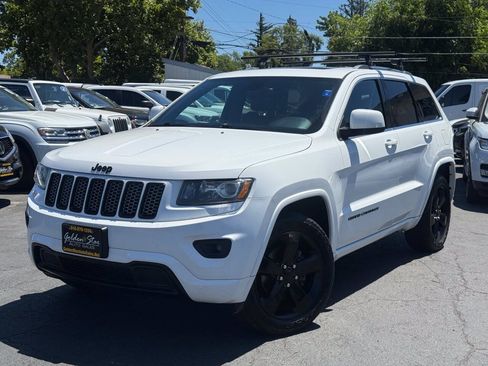 Used 2015 Jeep Grand Cherokee Altitude AWD/4WD image 2