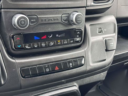 Used 2025 RAM ProMaster 2500 w/ Convenience Group FWD image 16