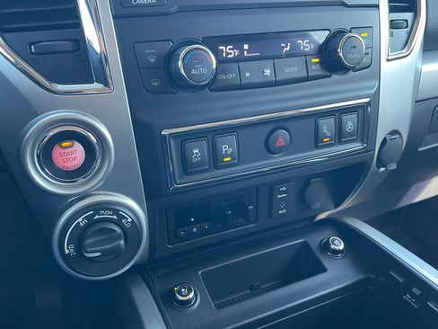 Used 2016 Nissan Titan PRO-4X w/ Pro-4x Convenience Package image 20
