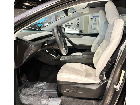 Used 2026 Tesla Model Y Long Range image 17