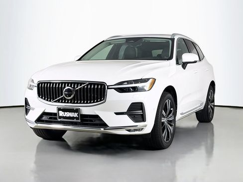 Used 2023 Volvo XC60 B5 Plus AWD/4WD image 3