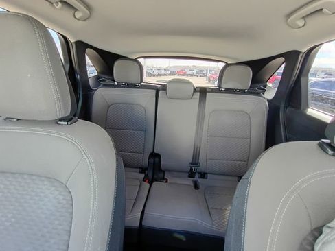 Used 2022 Ford Escape SE image 16