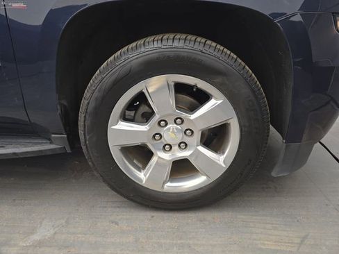 Used 2017 Chevrolet Suburban LT image 12