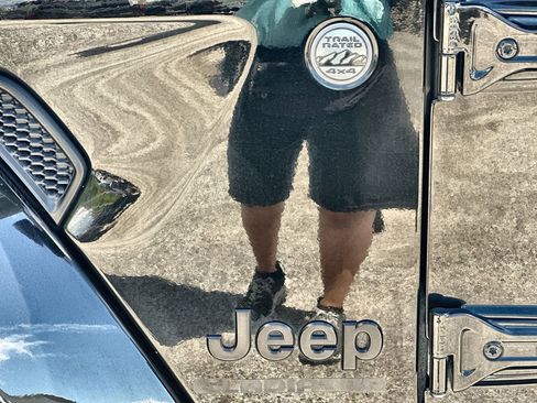 Used 2022 Jeep Gladiator Sport AWD/4WD image 29