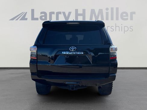 Used 2018 Toyota 4Runner SR5 Premium AWD/4WD image 4
