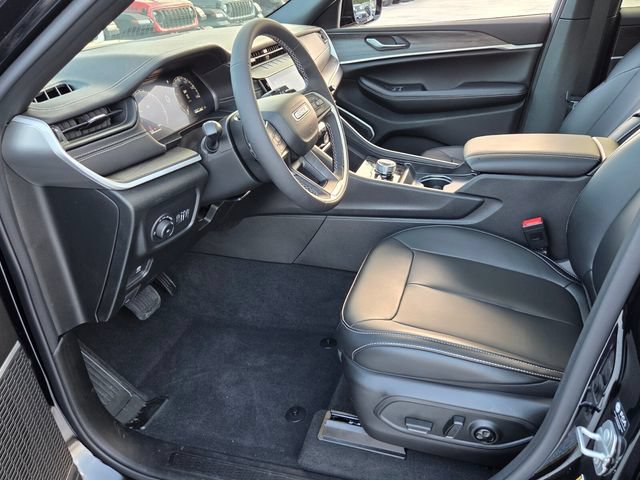 New 2026 Jeep Grand Cherokee Limited w/ Limited Altitude Package AWD/4WD image 15