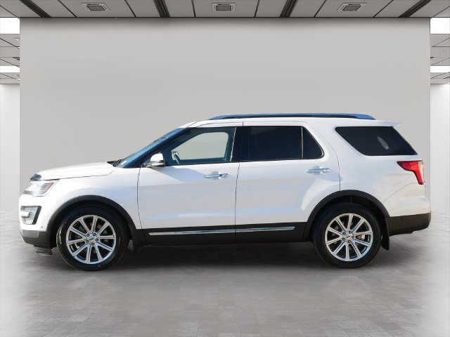Used 2017 Ford Explorer Limited w/ Equipment Group 301A AWD/4WD image 3