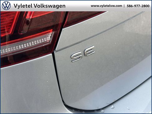 Certified 2023 Volkswagen Tiguan SE image 9