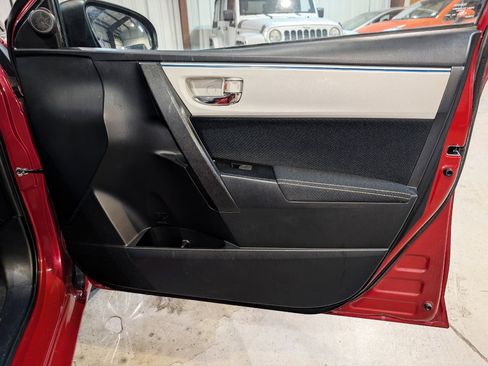 Used 2014 Toyota Corolla LE Premium image 25