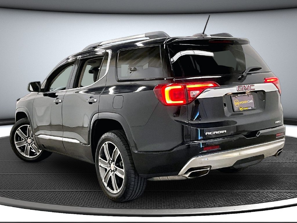 Used 2018 GMC Acadia Denali w/ Technology Package AWD/4WD image 4