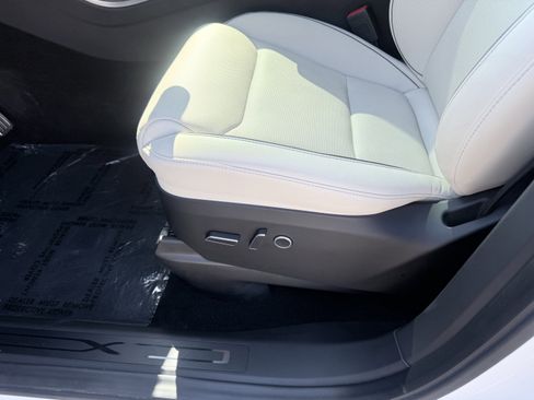 Used 2022 Tesla Model X Plaid image 32