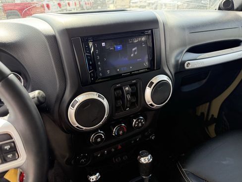 Used 2013 Jeep Wrangler Freedom Edition image 19