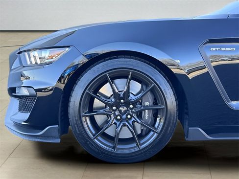 Used 2019 Ford Mustang Shelby GT350 w/ Technology Package image 38
