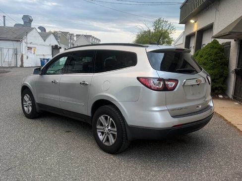 Used 2017 Chevrolet Traverse LT AWD/4WD image 4