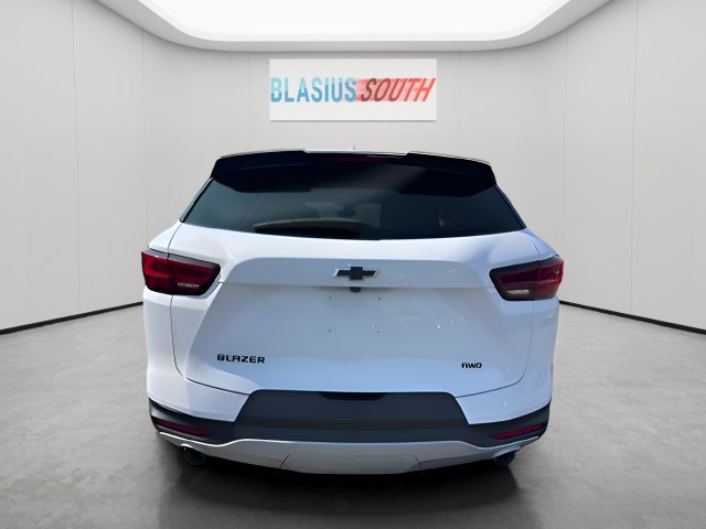 Used 2025 Chevrolet Blazer LT w/ Midnight/Sport Edition AWD/4WD image 4