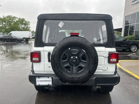 Used 2024 Jeep Wrangler Unlimited Sport AWD/4WD image 4
