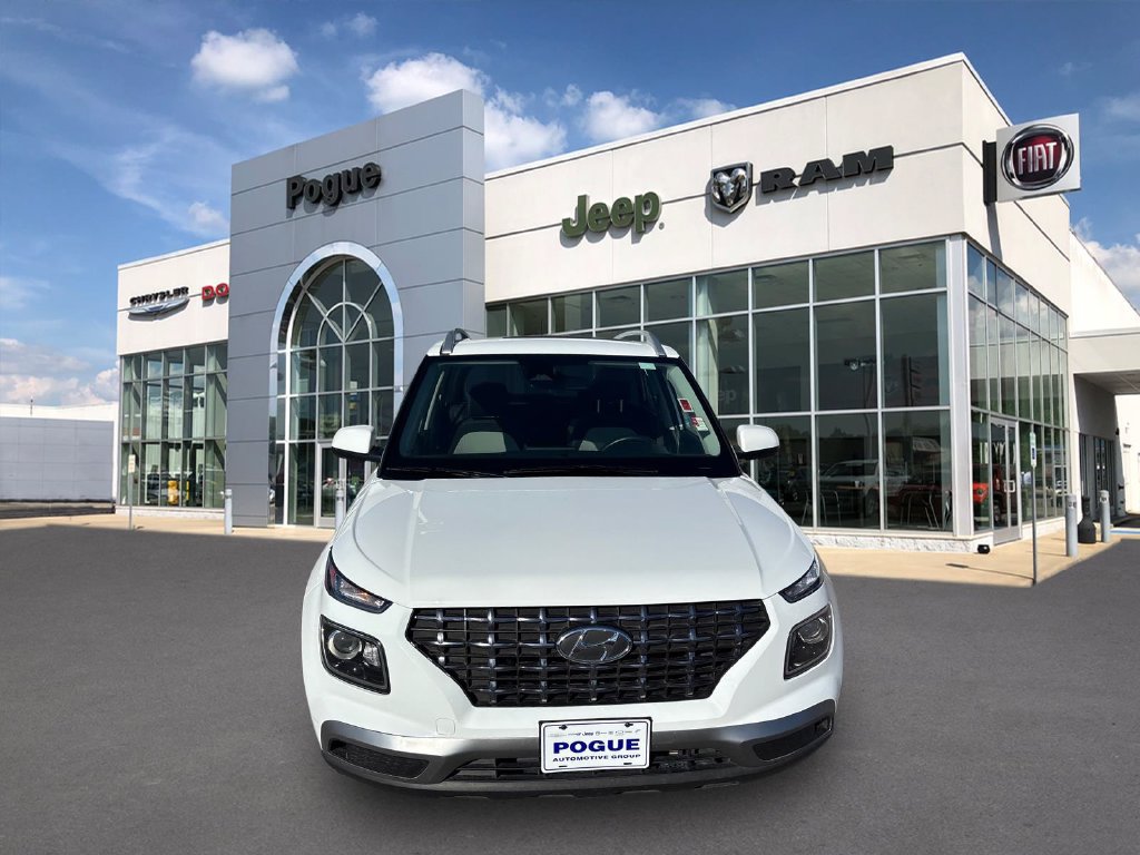 Used 2025 Hyundai Venue SEL FWD image 8