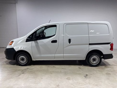 Used 2019 Nissan NV200 S image 4
